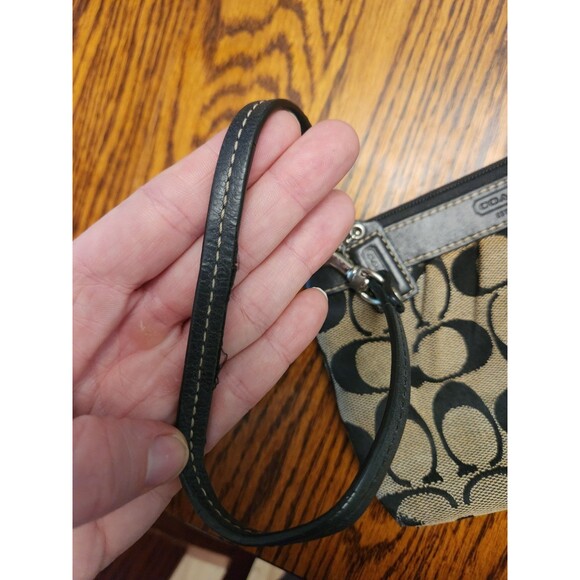 Coach Jacquard Signature C Black Leather Trim Pleated Wristlet Wallet Zip Close - Picture 3 of 9